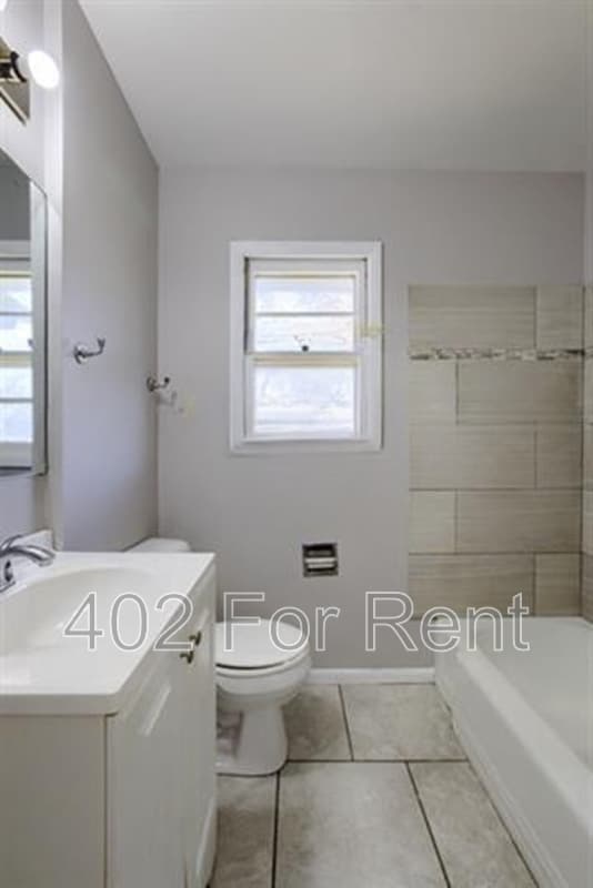 Building Photo - 5120 N 48th St