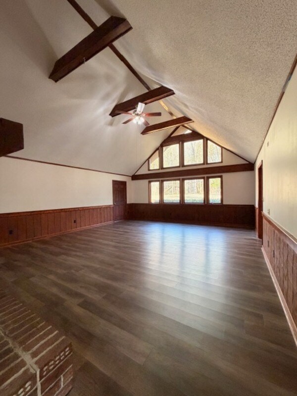 Building Photo - 250 Running Deer Rd