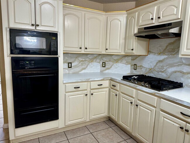 Building Photo - 12654 Stillington Dr