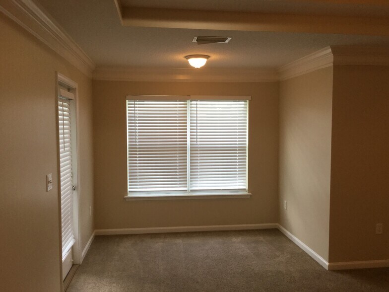 Building Photo - 11540 Jerry Adams Dr