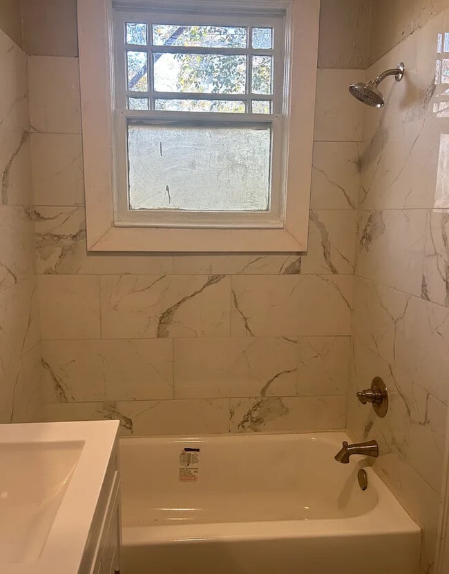 Building Photo - 257 Forest Valley Dr
