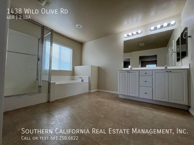 Building Photo - 1438 Wild Olive Rd