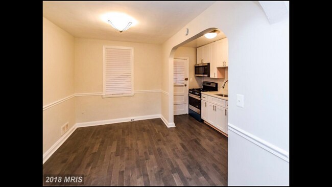 Building Photo - 2038 Grinnalds Ave