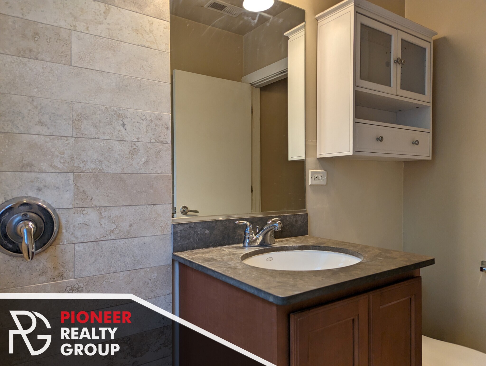 Building Photo - 3455 N Wolcott Ave