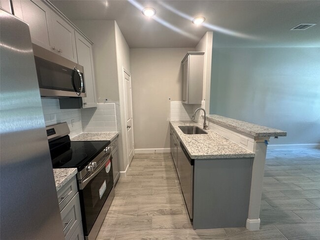 Building Photo - 104 Turner Dr