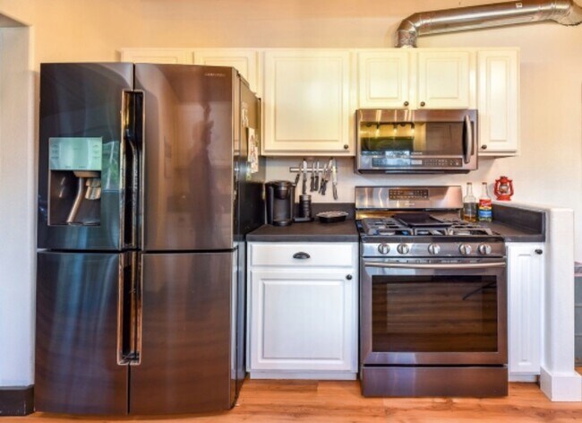 Building Photo - 39110 Carr Trail Rd