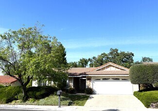 Building Photo - 850 Rim Crest Dr