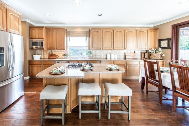 Building Photo - 22823 Roberts Run Ln