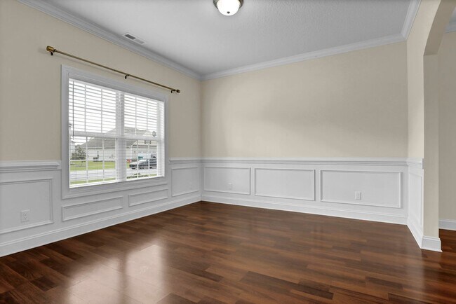 Building Photo - 427 Worsley Wy