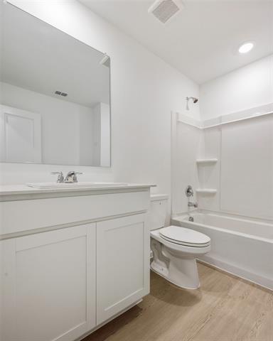 Building Photo - 1617 Parlier St