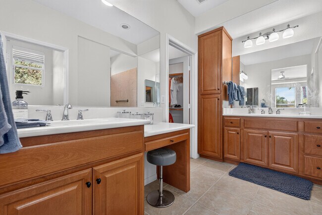 Building Photo - 60440 Juniper Ln