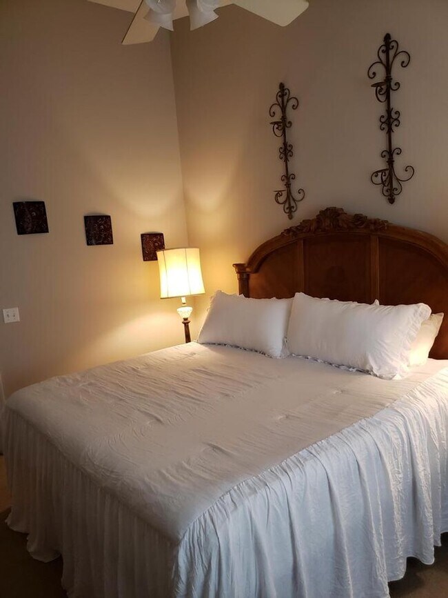 Building Photo - The Woodlands Subdivision/ Level Plains .... COMPLETELY FURNISHED WITH POOL!!!