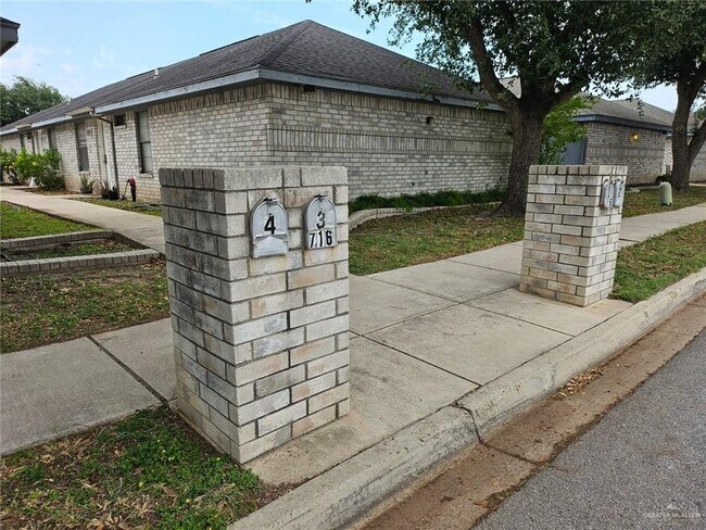 Building Photo - 716 Quail Ave