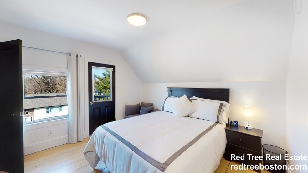 Building Photo - 659 South St