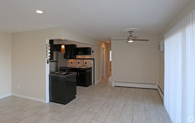 Building Photo - 5450 Beechmont Ave