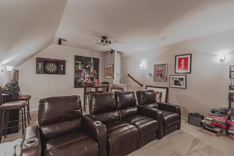 Building Photo - 1810 Sanderlain Ln