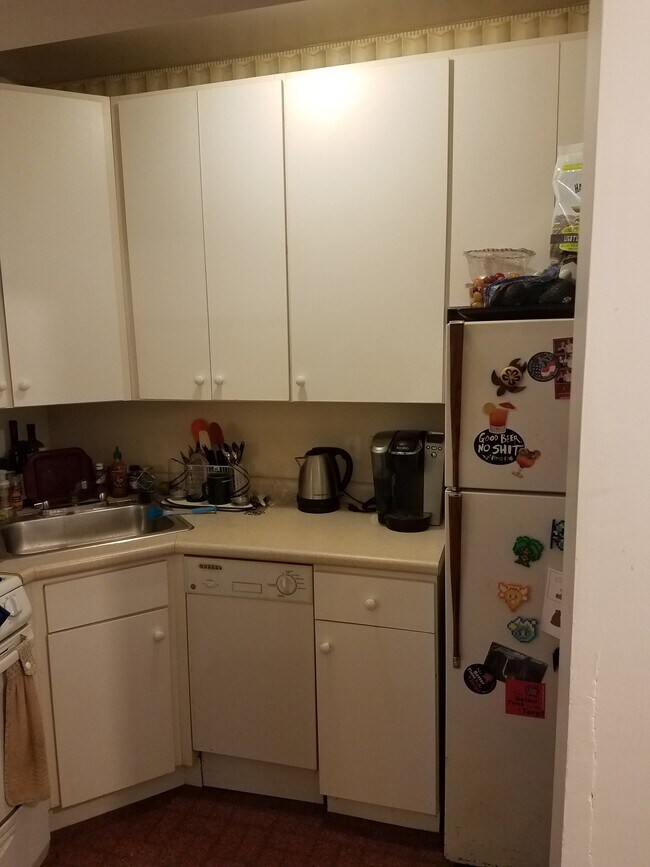 Building Photo - 5740 Elmer St