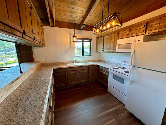 Building Photo - Cute 1 Bedroom Unit Close to Downtown