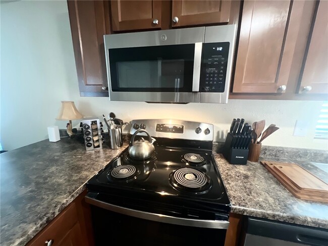 Building Photo - 7789 Mockingbird Dr