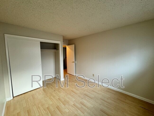 Building Photo - 4552 Ashcroft Ave