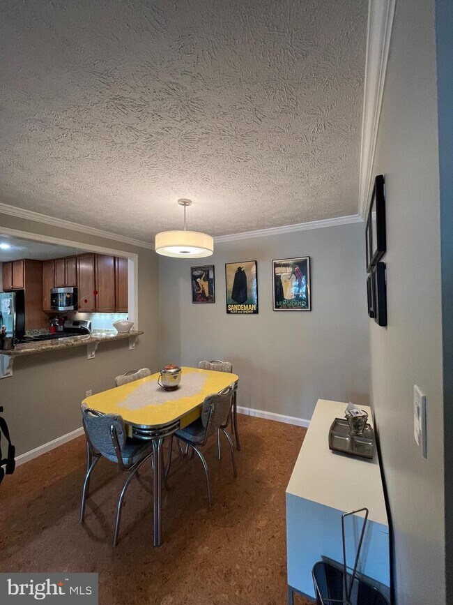 Building Photo - 7801 Willow Point Dr