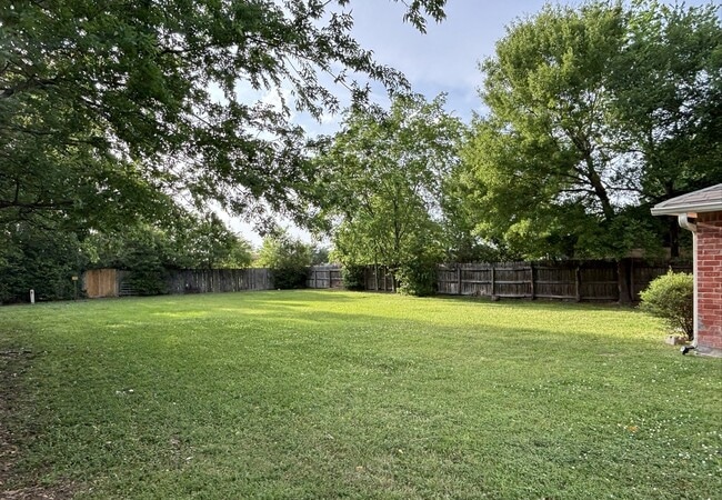 Building Photo - 17323 Camberwell Green Ln
