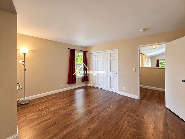 Building Photo - 8330 Crossoak Way