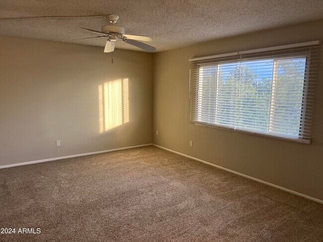 Building Photo - 8381 E Indian School Rd