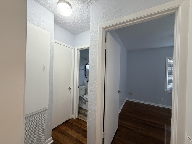 Building Photo - 8206 Vetters Dr
