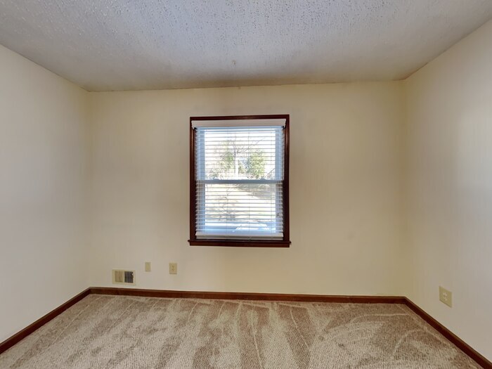 Building Photo - 1278 Summit Chase Dr SW