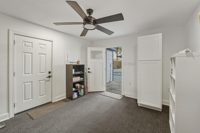 Building Photo - 2107 Lewood Cir