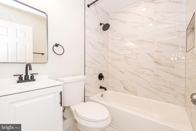 Building Photo - 620 Harwood Ave