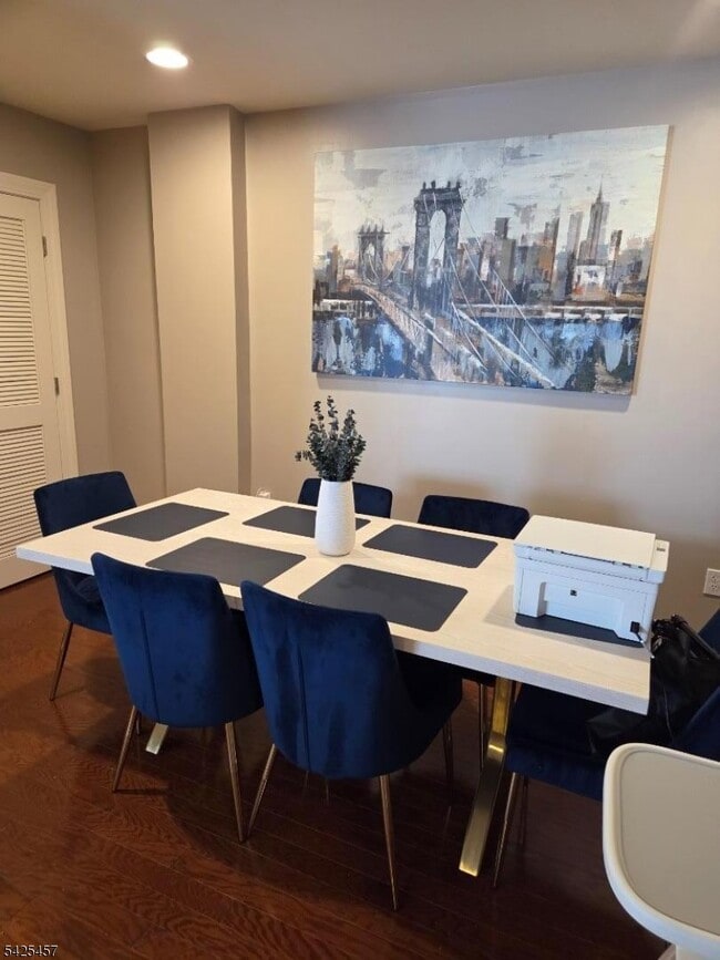 Building Photo - 48 S Park St