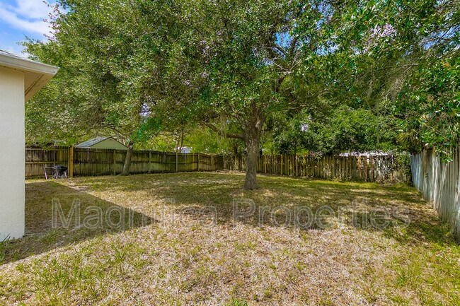 Building Photo - 1528 Vista Lake Cir