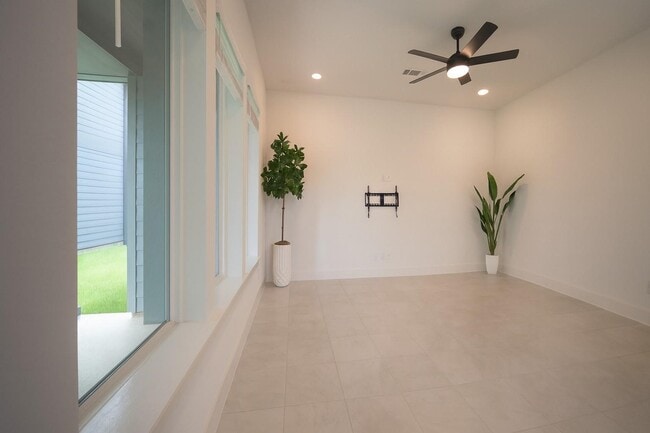 Building Photo - 15115 Parkland Canyon Dr