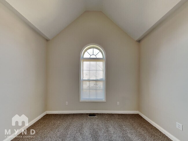 Building Photo - 5622 N 11th Ave