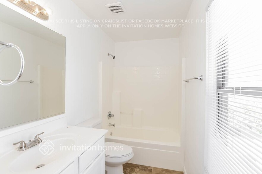 Building Photo - 1429 S Crossbow Ct
