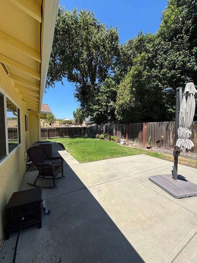 Building Photo - Beautiful Single-Story Gem in Vacaville!
