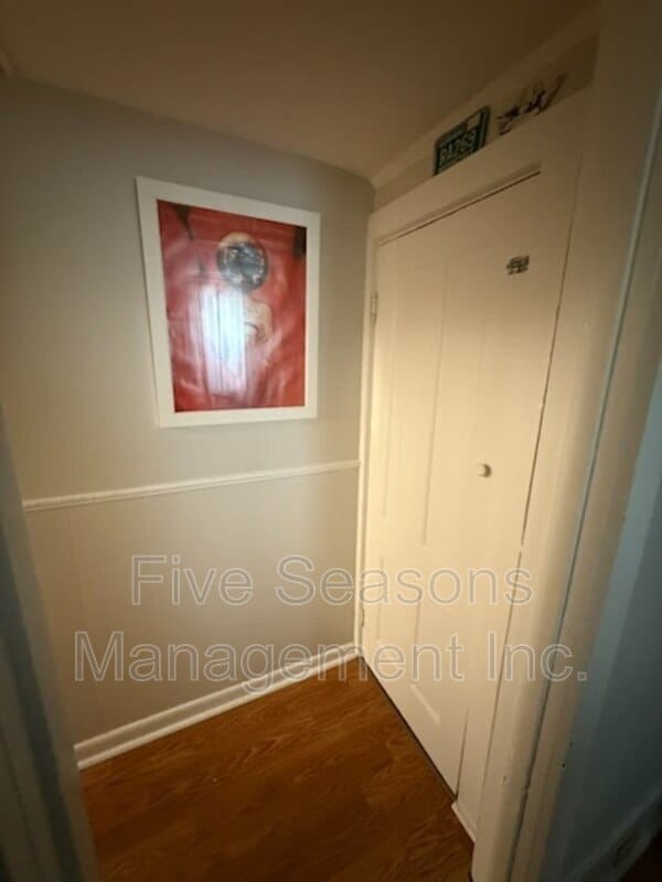 Building Photo - 28-30-30 Conger Ave