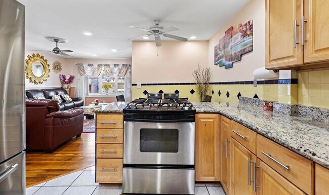 Building Photo - 374A Cator Avenue Unit 1