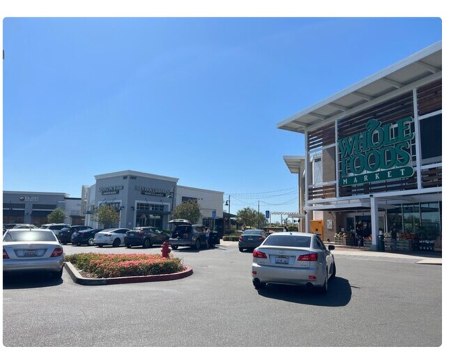 Building Photo - 404 Maravilla Ln