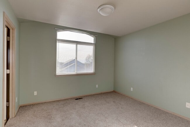 Building Photo - 3 Bedroom in Shannon Forest