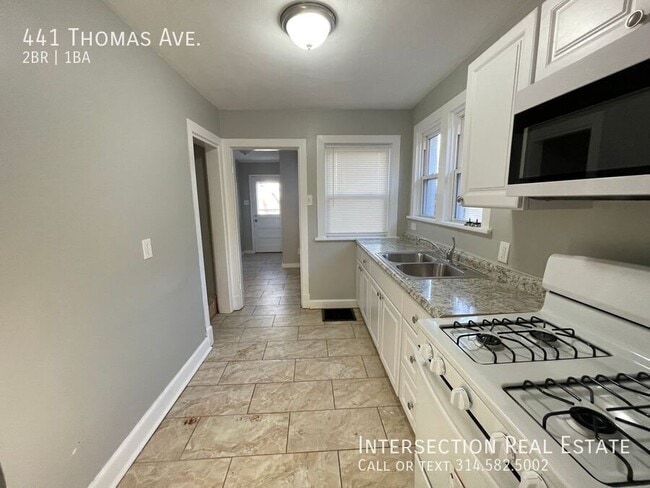 Building Photo - 441 Thomas Ave