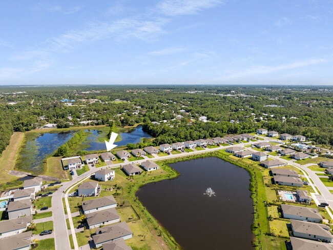 Building Photo - 5892 SE Sky Blue Cir