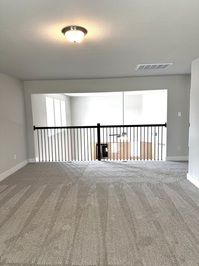 Building Photo - 359 Twin Lakes Blvd W