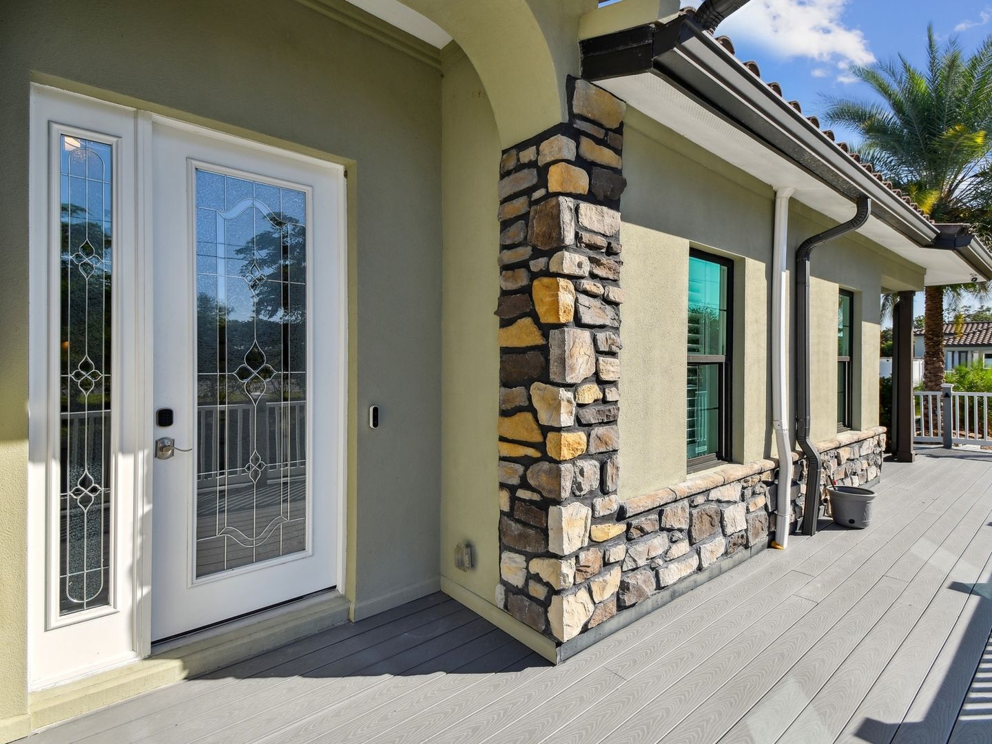 Building Photo - 21000 Isola Bella Cir