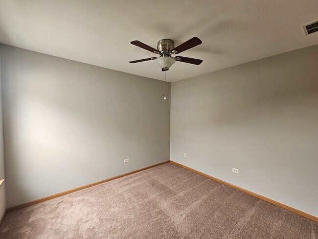 Building Photo - 2944 White Thorn Cir