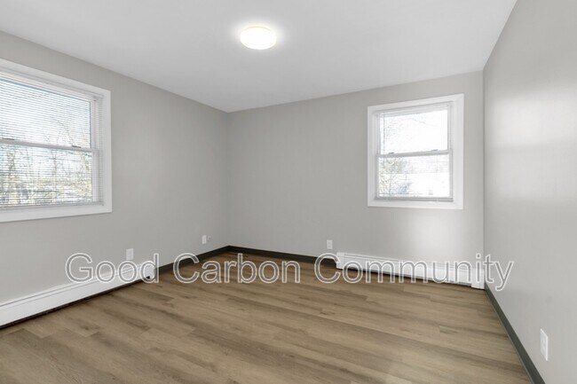 Building Photo - 1190 Orchard Park Rd