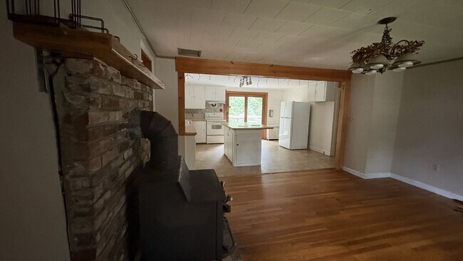 Building Photo - Spacious 4BR Single-Family Home with Fire Pit, Chicken Coop & 2-Car Garage!