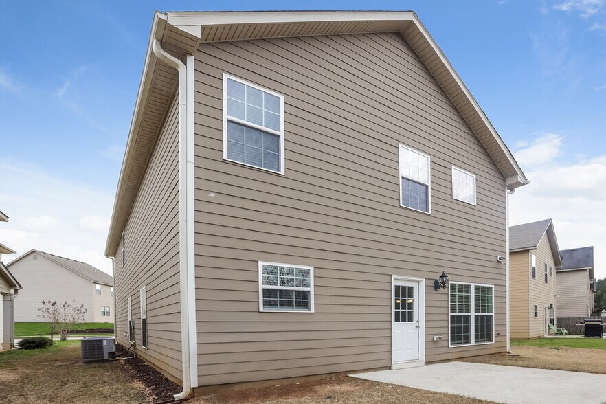 Building Photo - 172 Tyre Dr